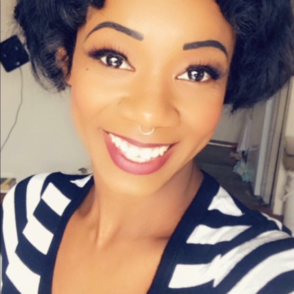 Meet your Posher, Mo’nay